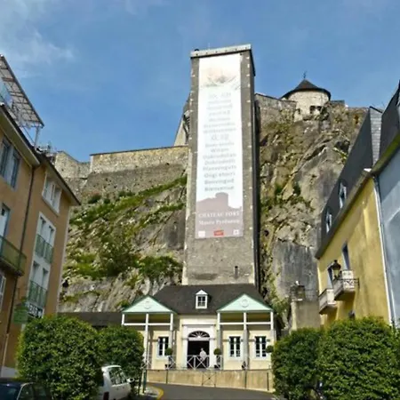 فندق Logis Castel De Mirambel 3*