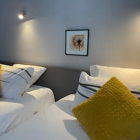 Logis Castel De Mirambel