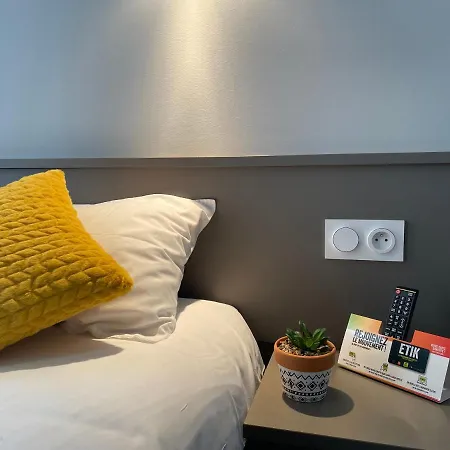 Logis Castel De Mirambel Hotel Lourdes