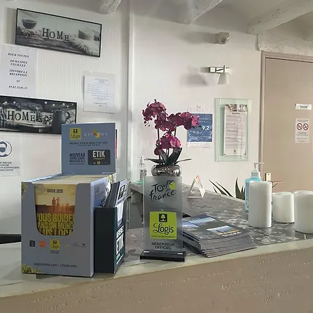 Logis Castel De Mirambel 3* Лурд