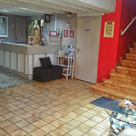 Logis Castel De Mirambel