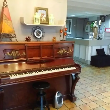 Logis Castel De Mirambel 3* Lourdes