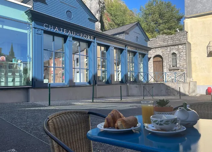 Hotel Logis Castel De Mirambel Lourdes