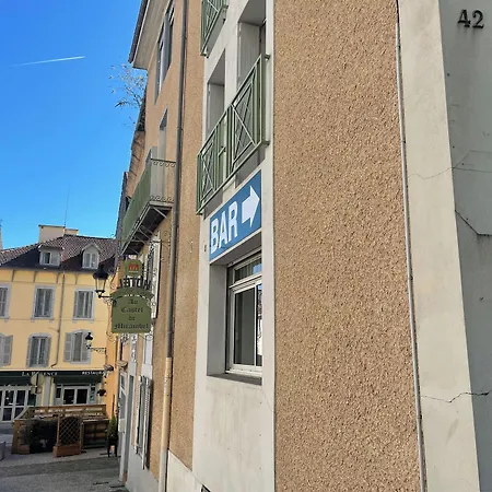 فندق Logis Castel De Mirambel 3*