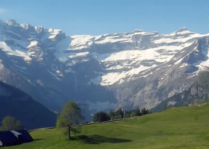 Logis Castel De Mirambel فندق 3*