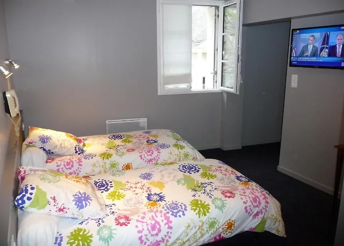 فندق Logis Castel De Mirambel