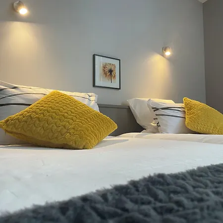 Hotel Logis Castel De Mirambel Lourdes