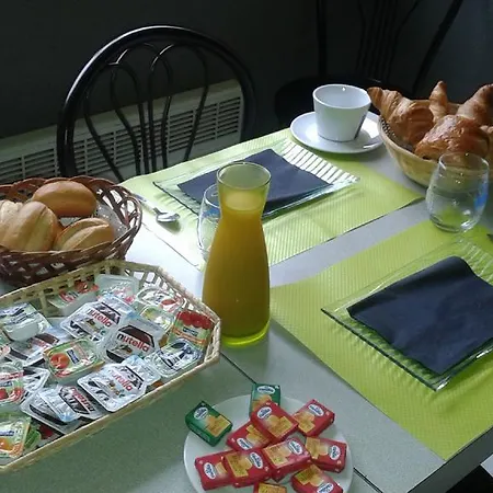 Hotel Logis Castel De Mirambel Lourdes