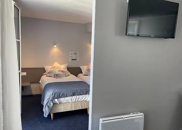 Logis Castel De Mirambel 호텔 루르드